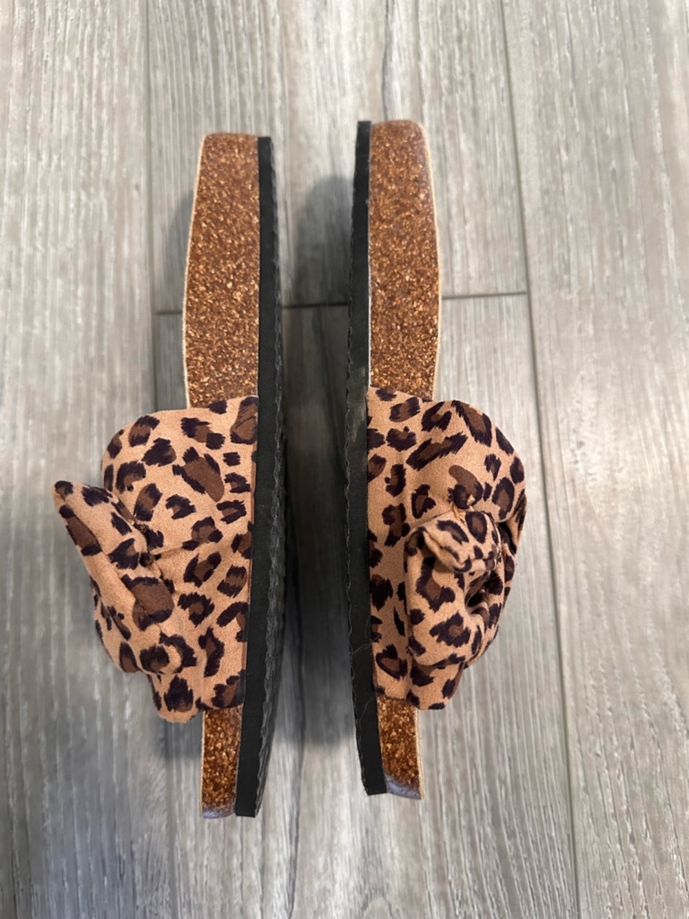 Leopard Bow Slide Women’s Sandals - Tan Size 8 - Picture 3 of 5